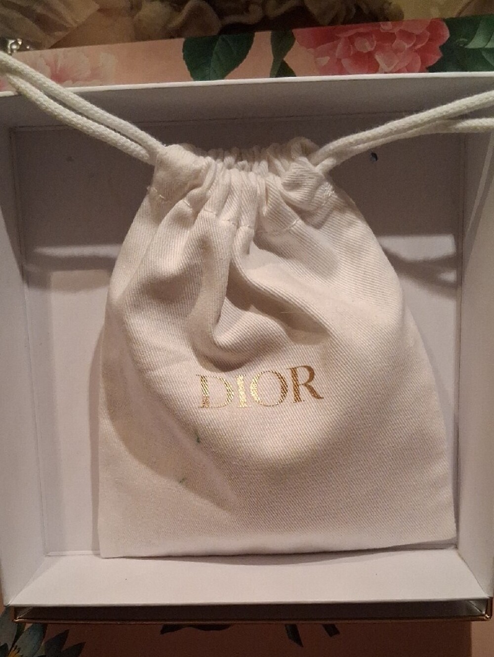 Dior Cream and Gold 'JADORE' Lanyard. - Picture 9 of 10